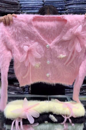🌸✨ Blossom Luxe Fuzzy Cardigan – Floral Pearl Button Knit ✨🌸