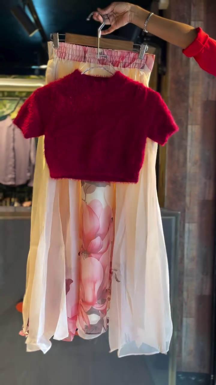 Floral Elegance: Red Crop Top with Organza Floral Skirt Set πΉπΈ